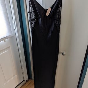 Victoria's Secret NWT long slip